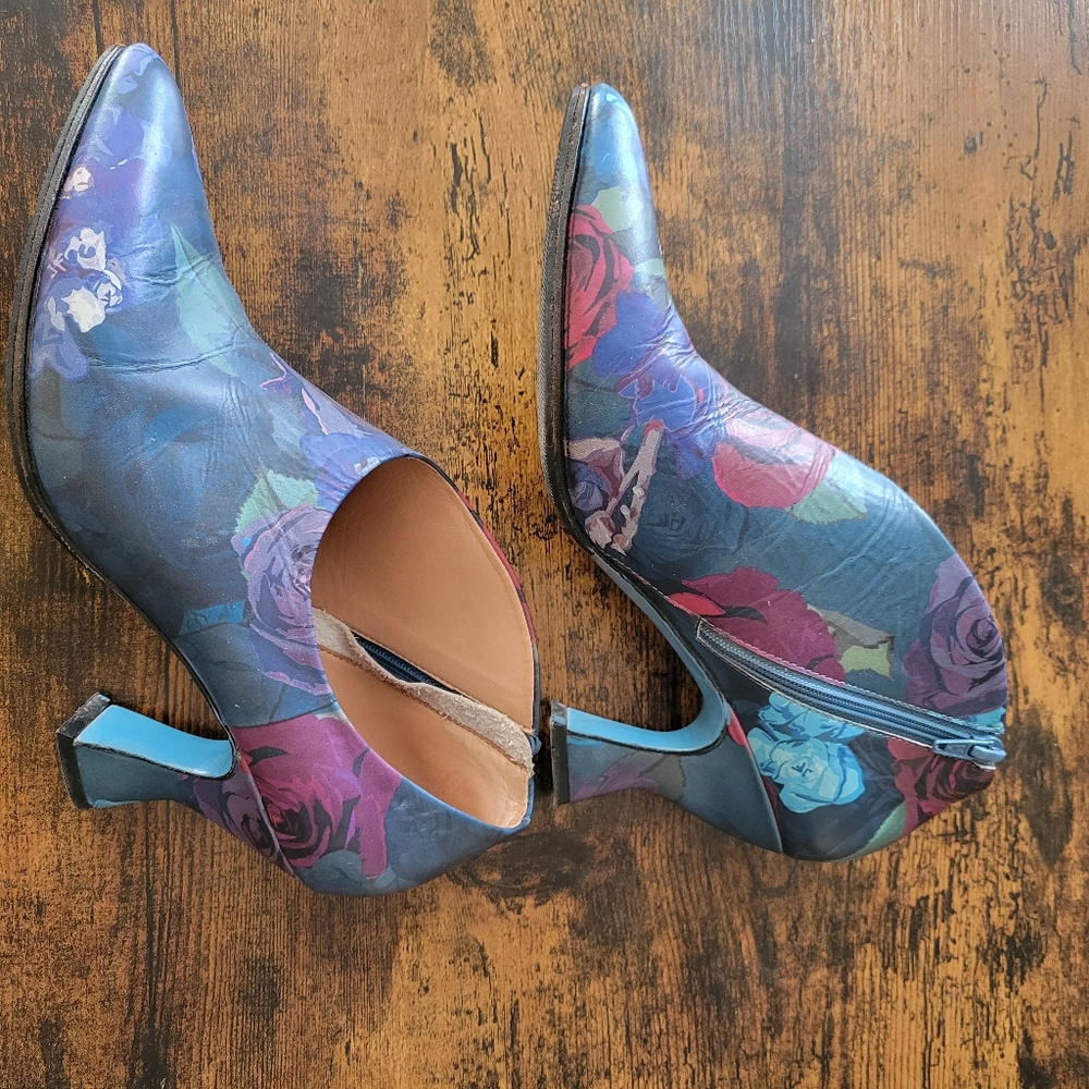 John Fluevog Edie 9 Blue and Purple Floral Heels - Picture 2 of 6